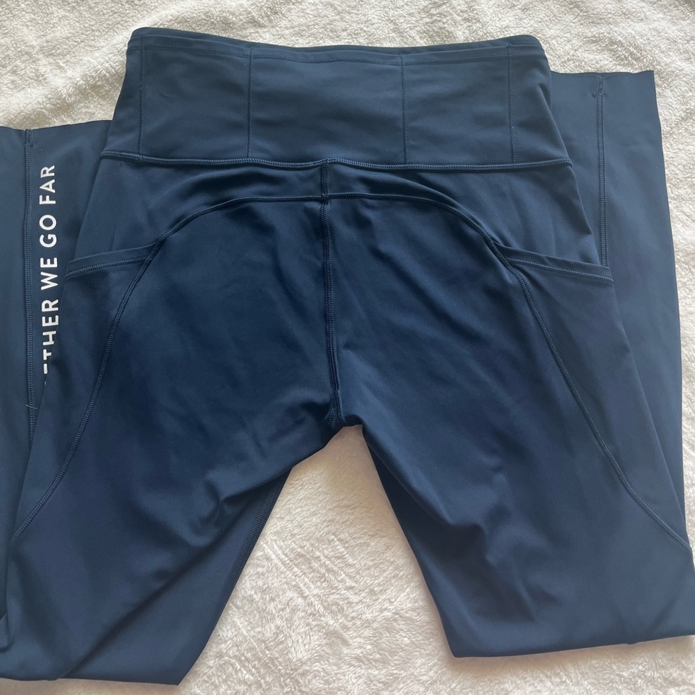 Peloton Lululemon Leggings Size 6 “Together We Go Far”